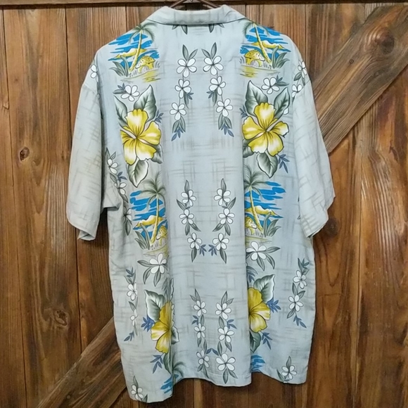 Men's Island 2 Island by W.R. Gass Aloha Shirt - Picture 3 of 6